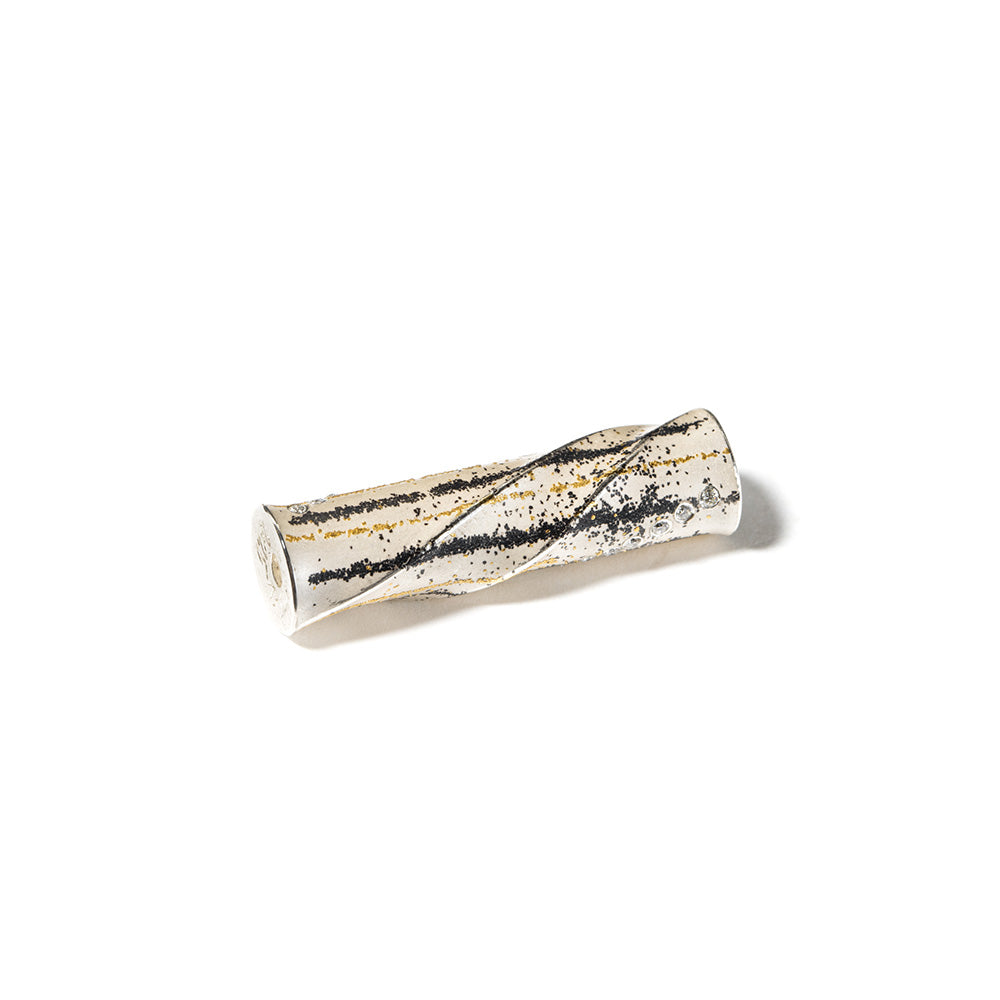 "White Twist" Vario clasp in sterling silver, 24K gold, palladium, vs white (G) diamonds, 0.18 cttw; Vario system; length 1.4 in, diameter approx. 0.4 in. ***CHAINS SOLD SEPARATELY*** interchangeable with other Vario clasps/strands.