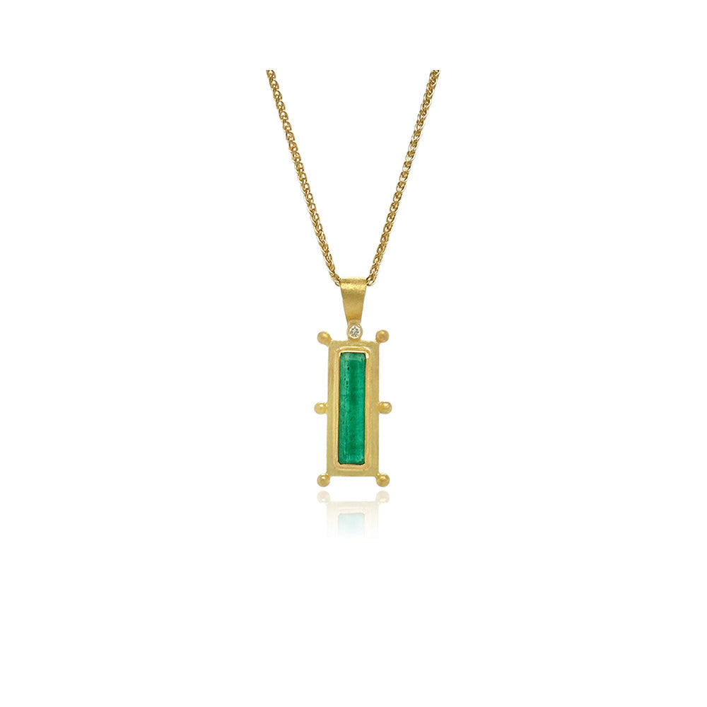 Emerald pendant with diamond